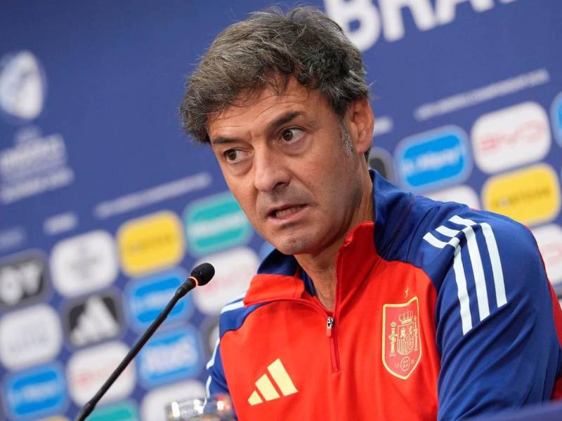 Ha ganado títulos a nivel juveniles con la selección de España.