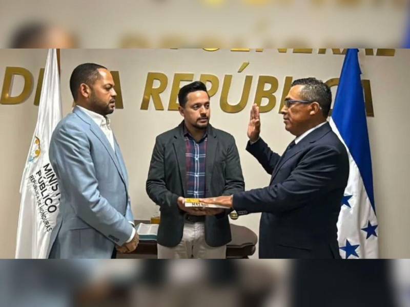 Este viernes fue juramentado el nuevo director de la DLCN por el fiscal general.
