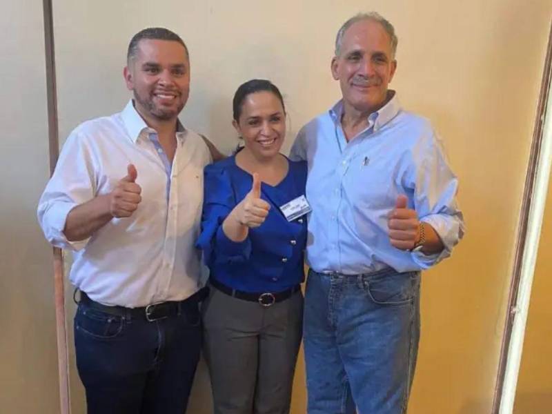 Fátima Juárez junto a David Chávez y Nasry Asfura previo al 2024.