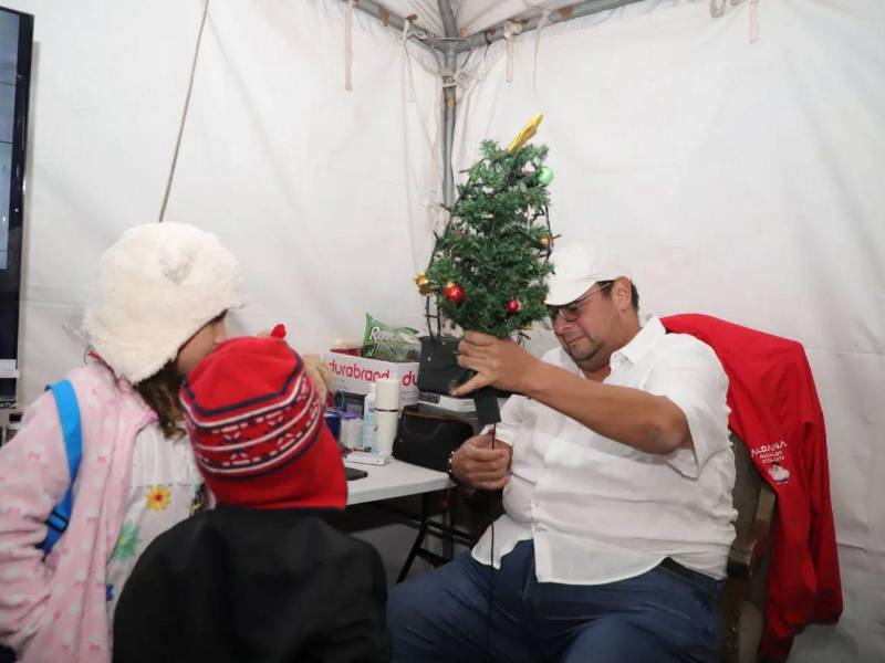 Jorge Aldana celebrará junto a su familia la Navidad estando en el interior de su campamento instalado enlas afueras del Infop.
