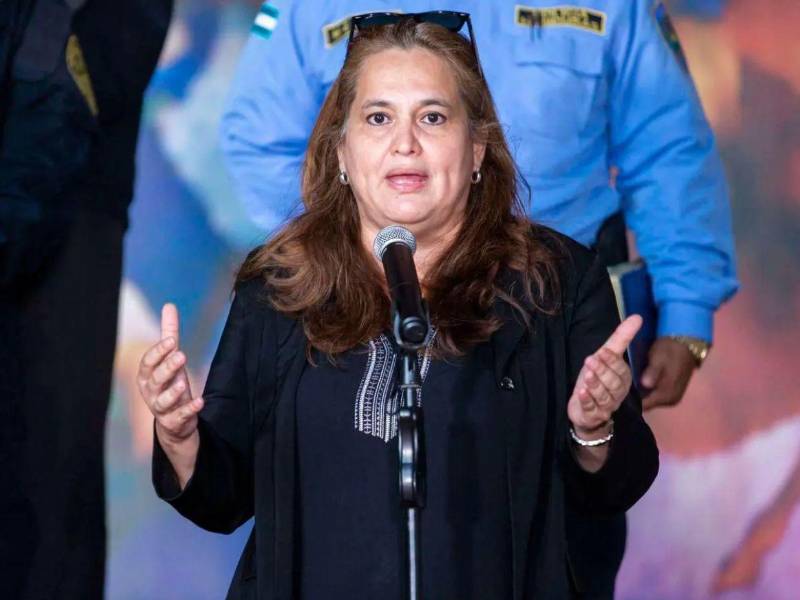 La ex viceministra de Seguridad, Julissa Villanueva, lamentó la muerte de Dereck McNeil.