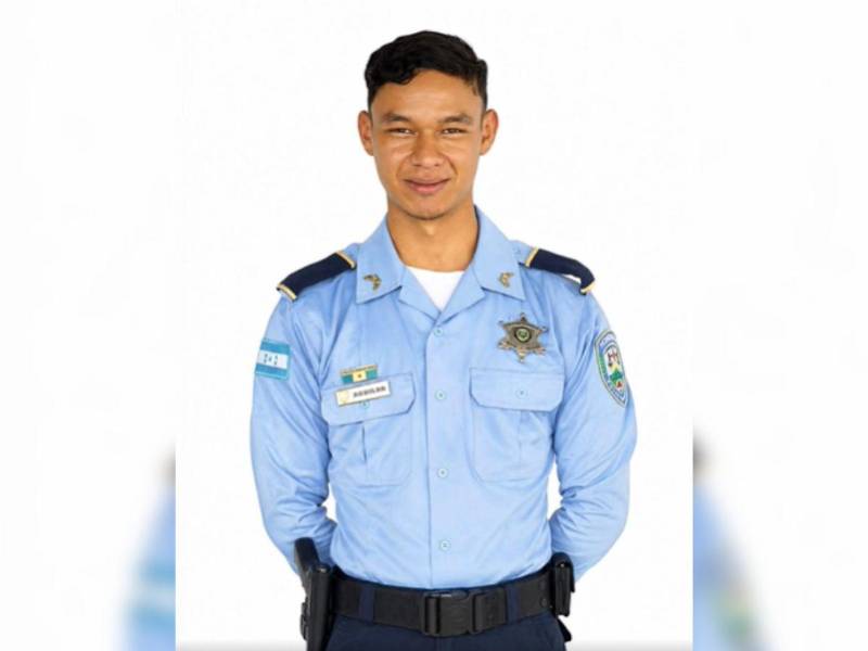 Uno de los cinco agentes de la Dirección Policial Anti Maras y Pandillas (Dipamco) que fueron asesinados tras un operativo en la aldea de Corinto, municipio de Omoa, departamento de Cortés, fue encontrado quemado y decapitado.