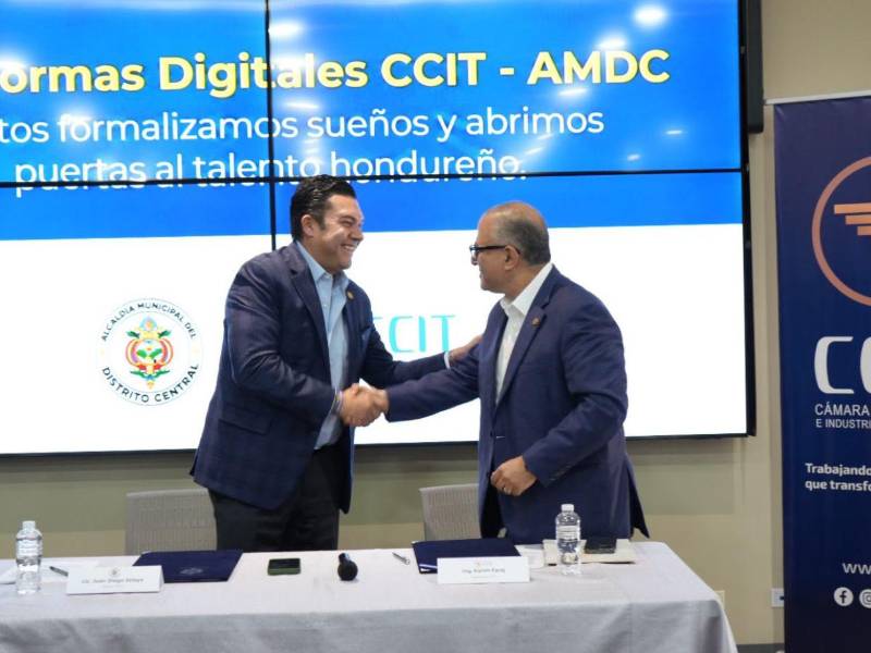 Capitalinos podrán acceder a empleo y apoyo a negocios mediante nuevas plataformas impulsadas por la Alcaldía y la CCIT.