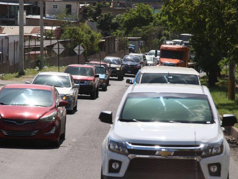 Con el nuevo puente, 159 mil vehículos cruzarán la intersección sin detenerse, mientras otros 313 mil fluirán por la rotonda y sus rampas, reduciendo congestionamientos.