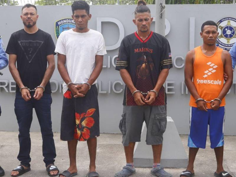 Los cuatro detenidos serán puestos a disposición de las autoridades judiciales competentes para continuar con el proceso penal.