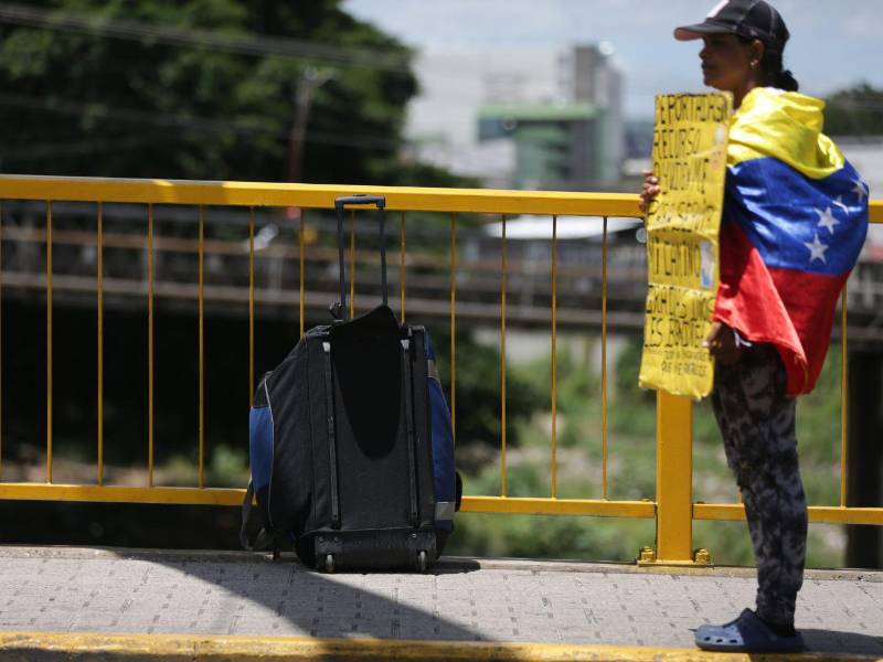 Ahora es poco la cantidad de venezolanos o de otras nacionalidades que están en las calles de la capital solicitando ayuda.