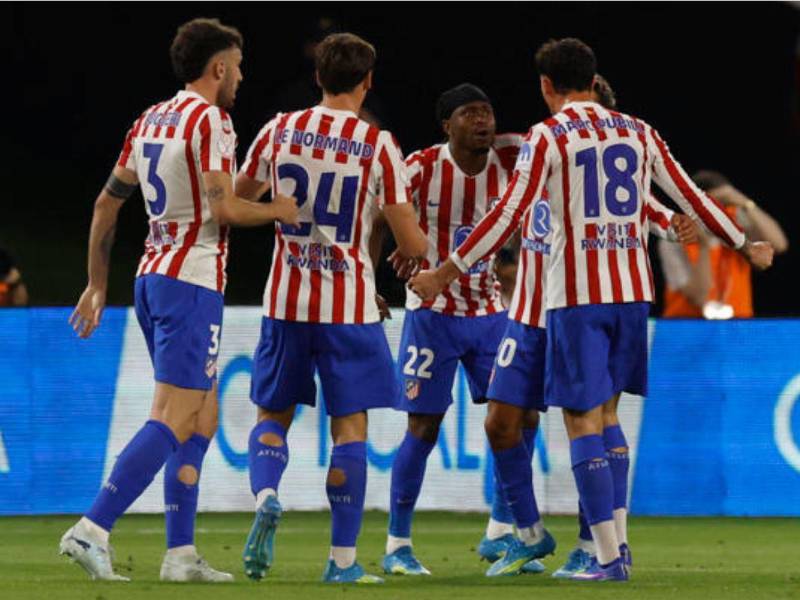 Ademola Lookman empató el partido para los rojiblancos a los 19 minutos.