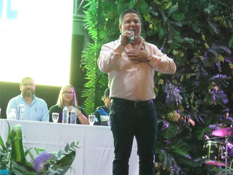 El gerente de Turismo, Javier Portillo señalo cada una de las actividades que se llevarán a cabo y que este año han incluido un programa especial que por primera vez se desarrollarán en Comayagüela.