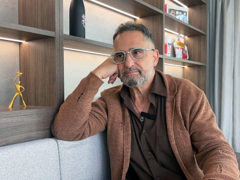 El cantautor Jorge Drexler señala que la música en español ha ampliado sus fronteras, y que artistas como Bad Bunny han contribuido a esa internacionalización masiva.