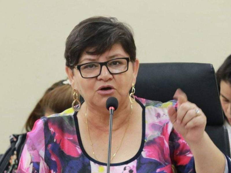 Últimamente el gobierno intervino el IHSS y puso al frente de ellos a Carla Paredes, ministra de salud.