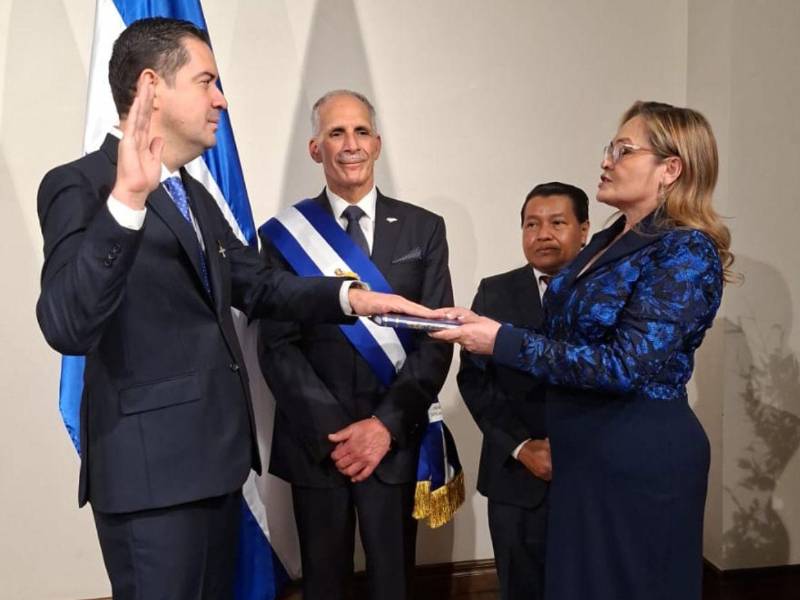 Emilio Hernández Hércules fue juramentado como ministro de Finanzas.