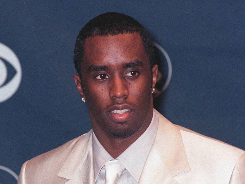 Durante una audiencia en el Tribunal de Manhattan, el testimonio de una exempleada del productor Sean Diddy Combs reveló detalles perturbadores sobre su entorno laboral con el artista.
