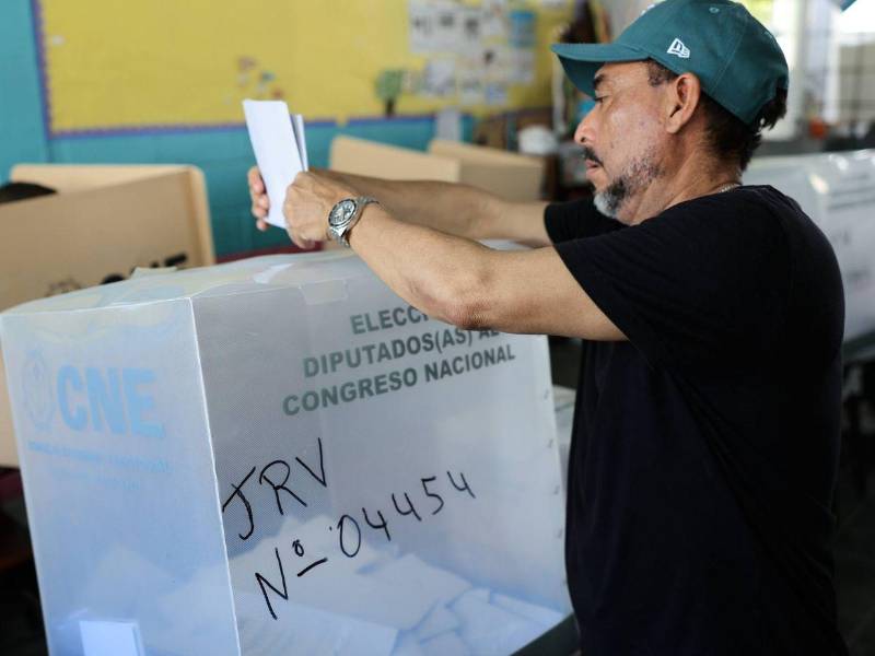 Varios candidatos a diputados están a pocos votos de conseguir un puesto en el Congreso Nacional.