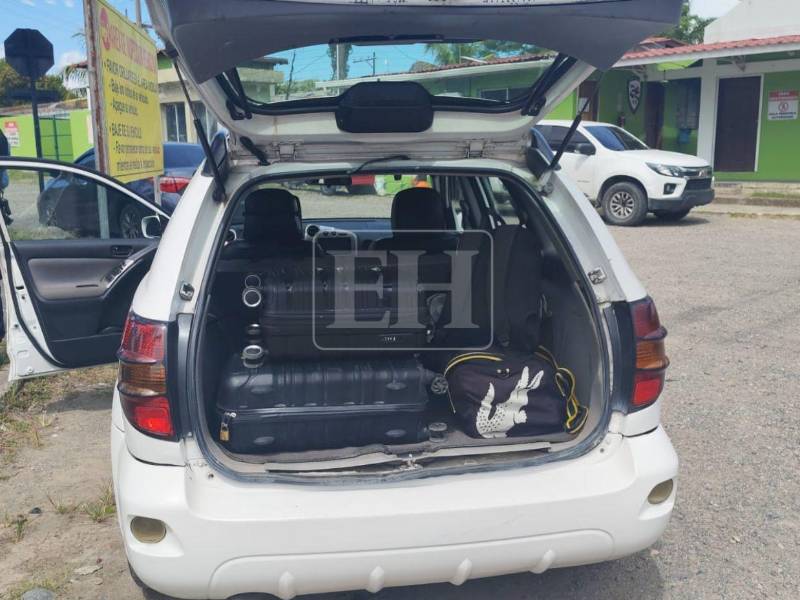 El dinero fue descubierto durante las inspecciones rutinarias. Los detenidos afirmaron que se trataba de una herencia familiar.