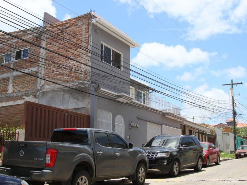 Manos a la Obra se encuentra en la colonia Bello Oriente de Tegucigalpa. Varios diputados indicaron que este inmueble sostuvieron reuniones.