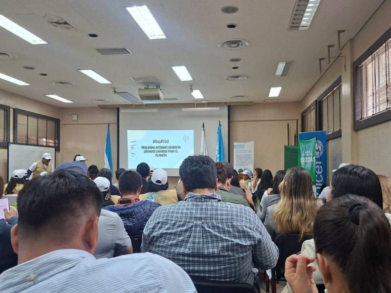 Al conversatorio asistieron representantes de entidades enfocadas en la niñez, el ambiente, gestión de riesgo y cooperantes, entre otros.