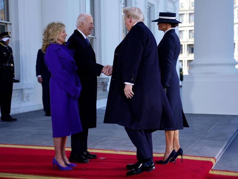 Donald Trump se reunió en la Casa Blanca con el expresidente Joe Biden horas antes de ser juramentado. Junto a ellos estaban sus esposas. Biden le dio la bienvenida a la Casa Blanca.