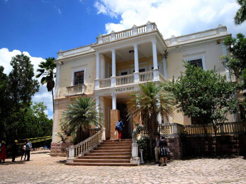 El Museo Villa Roy sigue cerrado y sin fecha de apertura, mientras autoridades del IHAH gestionan recursos para continuar su restauración.