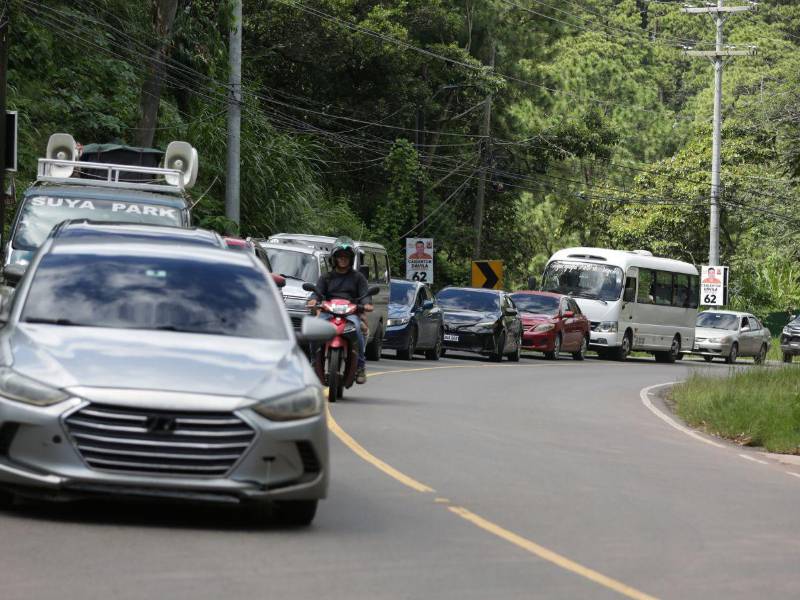 10. Visitantes evitan viajar a Cantarranas por el tráfico y el mal estado de la carretera, afectando al turismo y la economía local.
