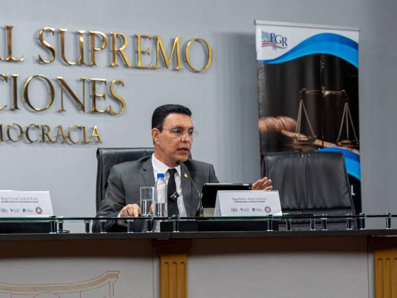 Los exempleados denunciaron al procurador general Dagoberto Aspra.