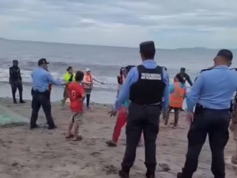 La familia de Angelo Sebastián Castro vive momentos de angustia tras su desaparición en la playa El Edén, en Choluteca.