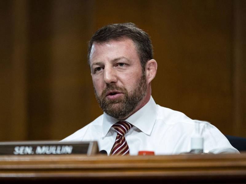 Mullin ocupará el cargo de Secretario de Seguridad Nacional de los Estados Unidos, sucediendo a KristiNoem.