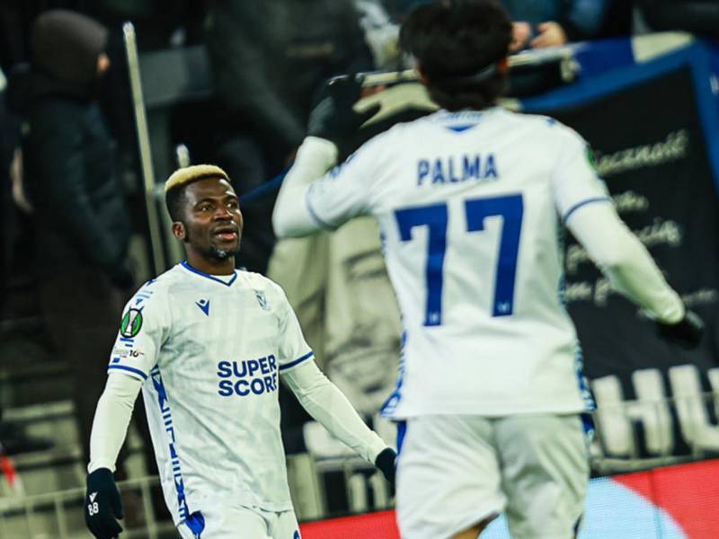 Luis Palma estuvo todo el partido con el Lech Poznan por Conference.