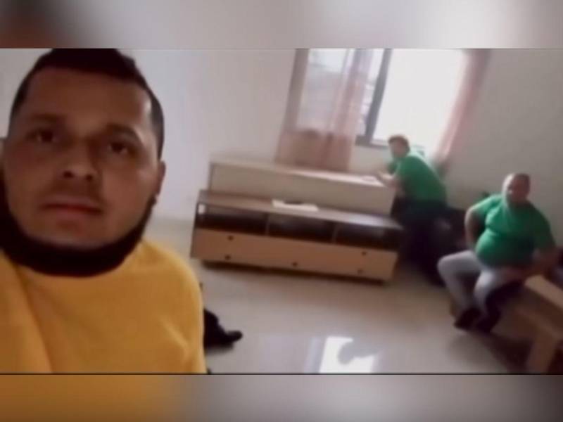 A los deportados les informaron que permanecerían 90 días en el hotel donde están alojados en República Centroafricana, pero hay temor de que su estancia sea extendida.