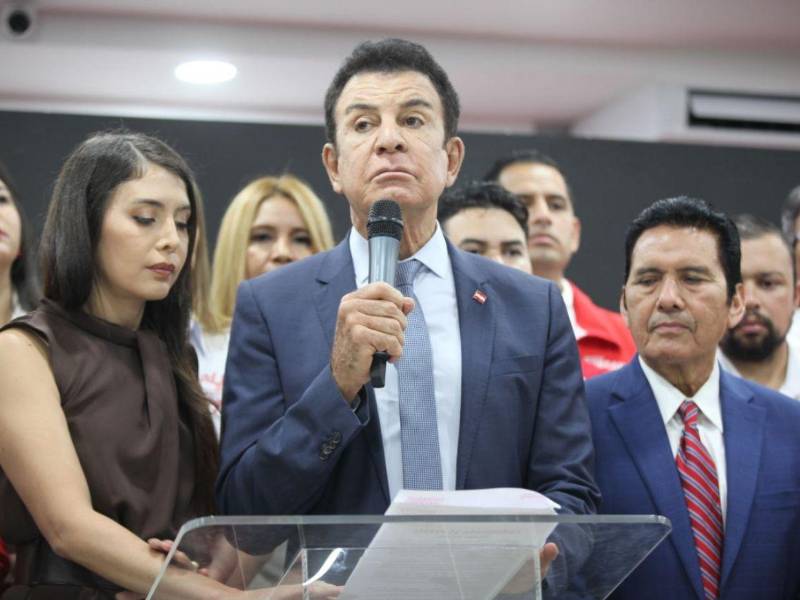 La comisionada presidenta de la UFTF indicó que a Salvador Nasralla se le informó sobre las inconsistencias detectadas para que pudiera subsanarlas.