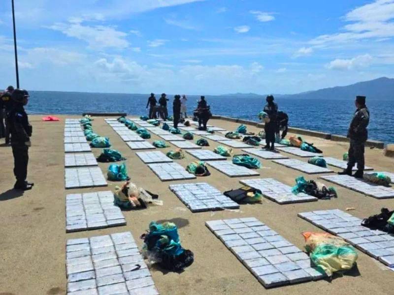 Incautan más de tonelada y media de cocaína y detienen a cuatro en el Caribe.