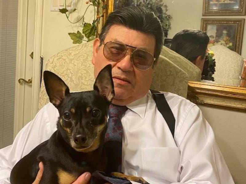 A.B. Quintanilla se dirigió a sus seguidores a través de redes sociales para revelar detalles sobre el fallecimiento de su padre, Abraham Quintanilla, y compartir cómo su familia enfrenta esta pérdida.