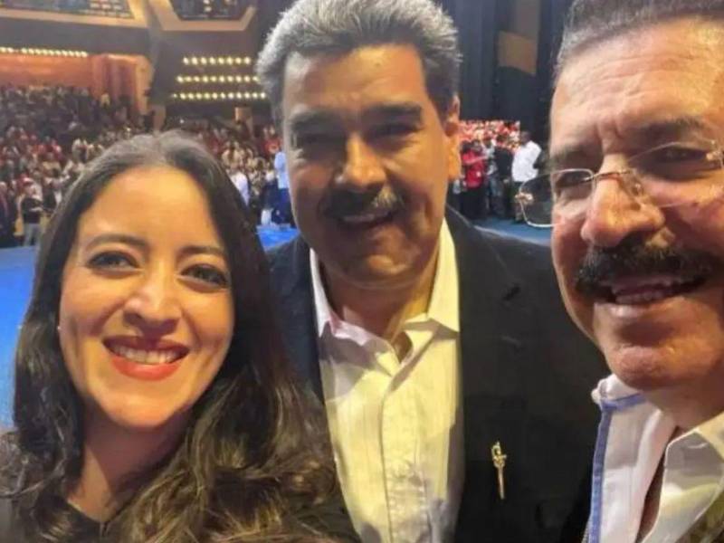 El coordinador de Libre Manuel Zelaya Rosales y su hija Hortensia con su benefactor Nicolás Maduro, capturado por narcoterrorismo por Estados Unidos.