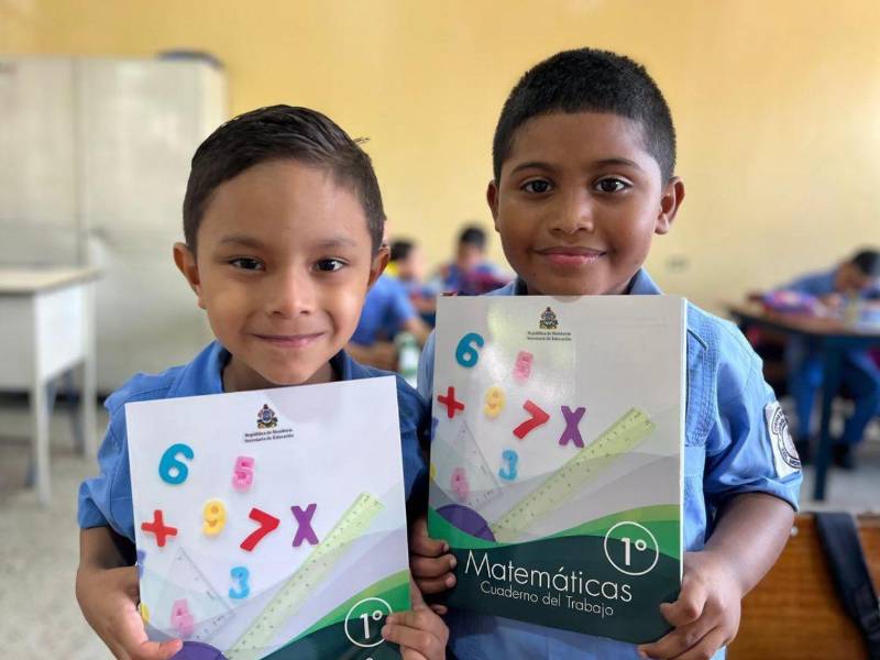 El director ejecutivo de Fundación Concordia enfatizó que el texto de Matemáticas pertenece a los niños, quienes pueden rayarlo y llevarlo a casa.