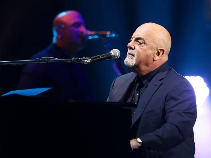 En 2025, HBO estrenó el documental de cinco horas Billy Joel: And So It Goes, dirigido por Susan Lacy y Jessica Levin, en el que el cantante —con testimonios de figuras como Bruce Springsteen, Sting y Howard Stern— reveló pasajes oscuros de su vida personal que nunca antes había abordado públicamente.