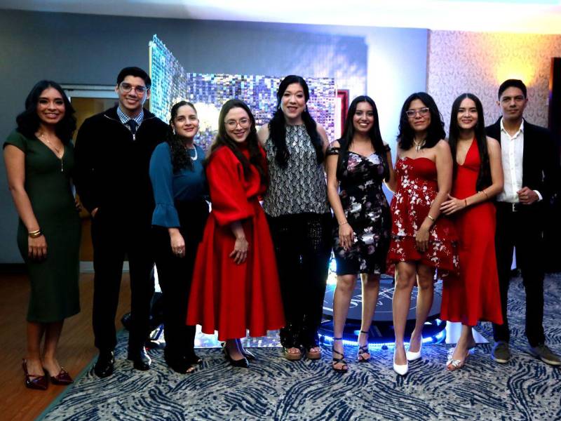 Equipo digital y de medios.