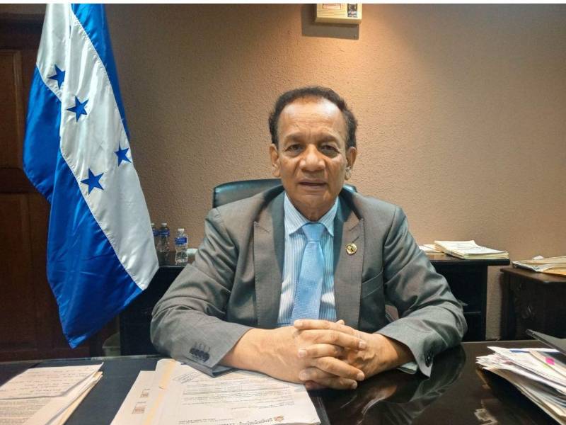 El abogado Javier Talavera, fue nombrado ministro-director del Instituto Nacional Agrario (INA) por el presidente Nasry Asfura y falleció el pasado 13 de septiembre de un infarto.