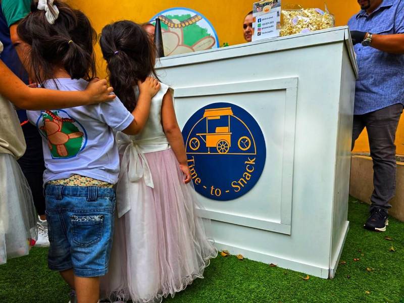 <i>Time to Snack</i> es un innovador emprendimiento de barras móviles de snacks que nació tras la experiencia de una de las emprendedoras al perderse la fiesta de su bebé por atender invitados.