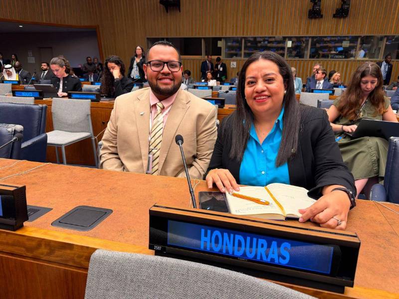 La representación de Honduras estuvo integrada por Fernando Paz y Jessy Torres, del consulado general de Honduras en Nueva York.
