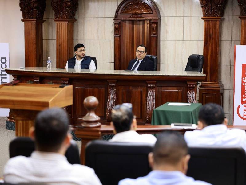 Conversatorio impartido por EL HERALDO Verifica y LA PRENSA Verifica el 17 de diciembre del 2025.