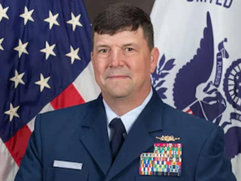 El contraalmirante Jeffrey K. Randall, Comandante de la Fuerza de Tarea Conjunta Interagencia de Estados Unidos, llega mañana al país para reunirse con el presidente Nasry Asfura y otras autoridades.