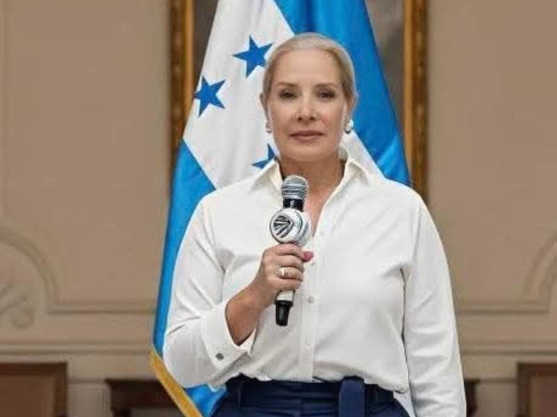 Con un perfil discreto y una trayectoria marcada por el trabajo social, Lissette del Cid se perfila como la futura primera dama de Honduras para el período 2026-2030, tras el triunfo electoral de su esposo, el presidente electo Nasry Asfura.