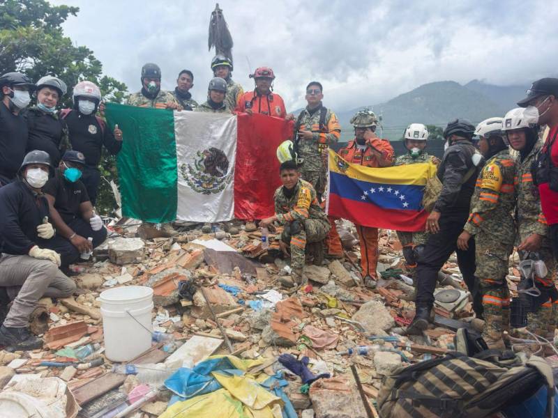 Un grupo de 25 rescatistas es el que aproximadamente conforma Topos Azteca Tlatelolco.