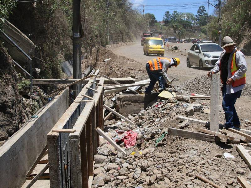 Unos 110 mil vehículos transitan diariamente por la carretera a Olancho.