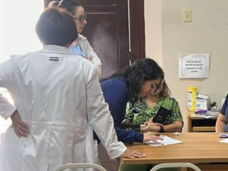 Los profesionales de la salud manifestaron que, hasta el momento, no han recibido respuestas a sus demandas, lo que ha generado mayor inconformidad dentro del gremio.