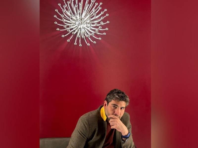 Es un orgullo que comparto con mi generación, me llena de gozo que Honduras de pasos nuevamente en estas salas del saber, dijo Rolando Kattan.