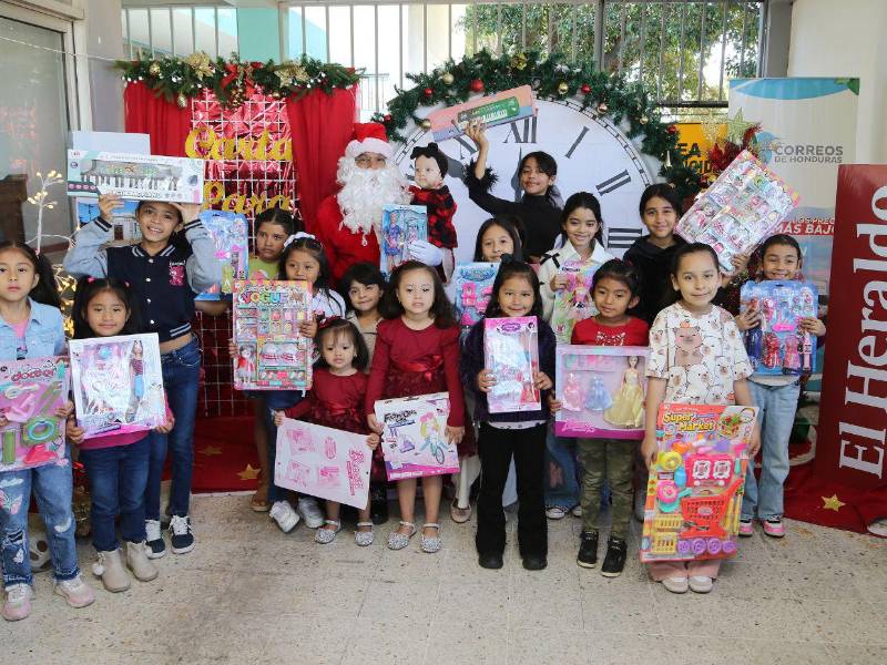 Entre risas e ilusión, los niños y niñas capitalinos celebraron la decimocuarta edición de la campaña Carta a Santa.