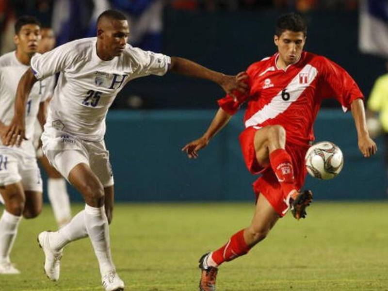 Honduras se mide ante Perú que llega de caer ante Senegal en Francia.