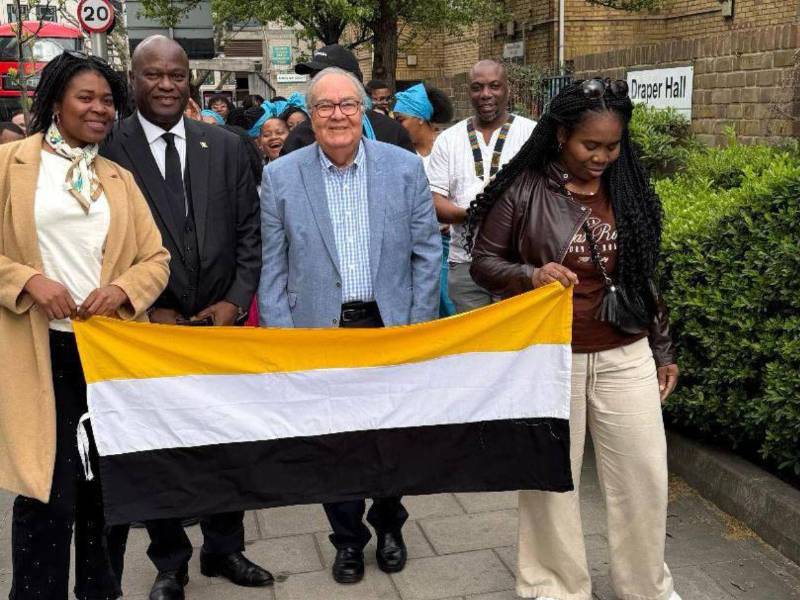 El evento reunió a miembros de la comunidad provenientes de ciudades como Birmingham, Newcastle y Plymouth, quienes se sumaron a la celebración.
