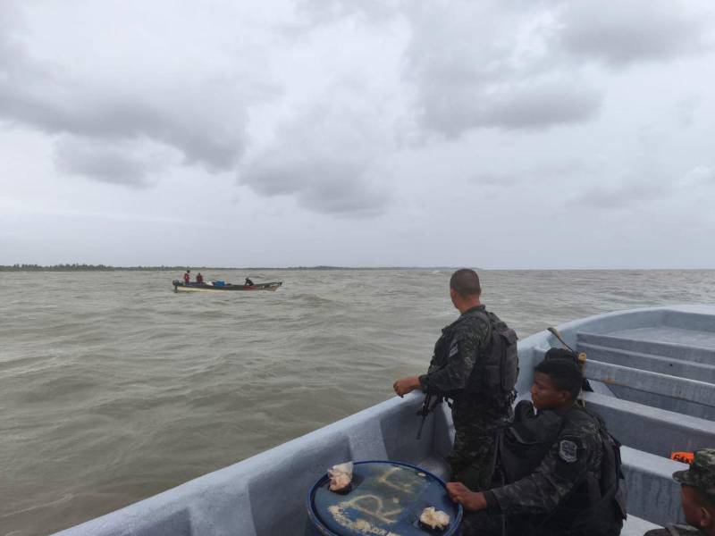 La operación fue ejecutada por la Fuerza Naval, que los ubicó a tres millas náuticas de la Barra de Caratasca.