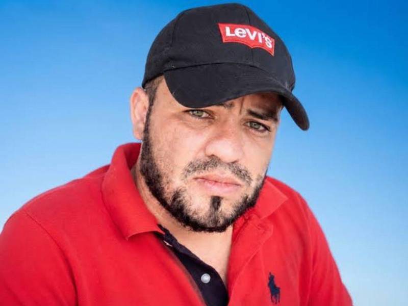 Según compañeros, la última aparición pública de José Macías fue en los desfiles del 15 de septiembre. Autoridades forenses investigan las causas del deceso ocurrido en la zona.